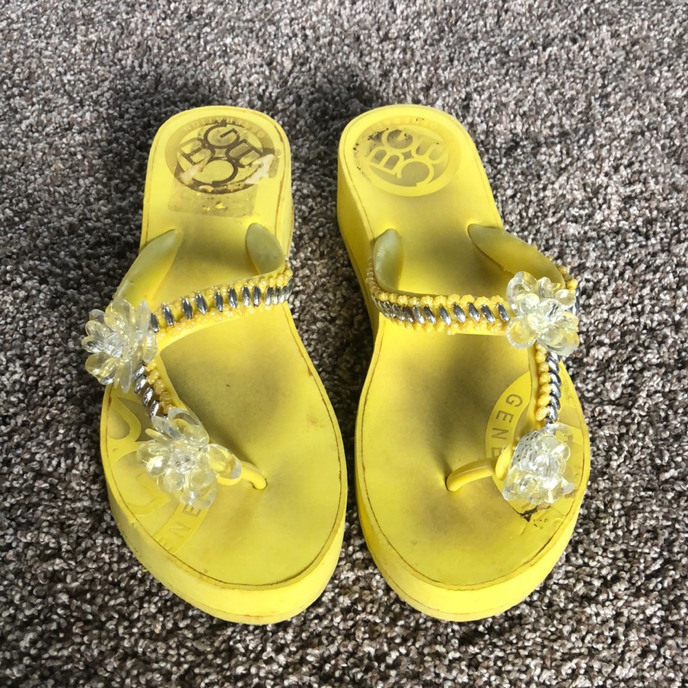 ❤️5 for $20❤️💛BCBG sandals!💛